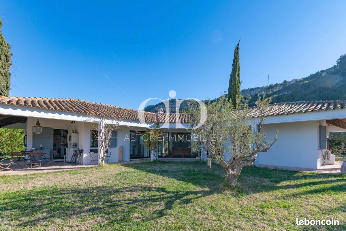 Maison 5 pièces 180 m² · à Cassis · 180 m² · 2 250 000 €