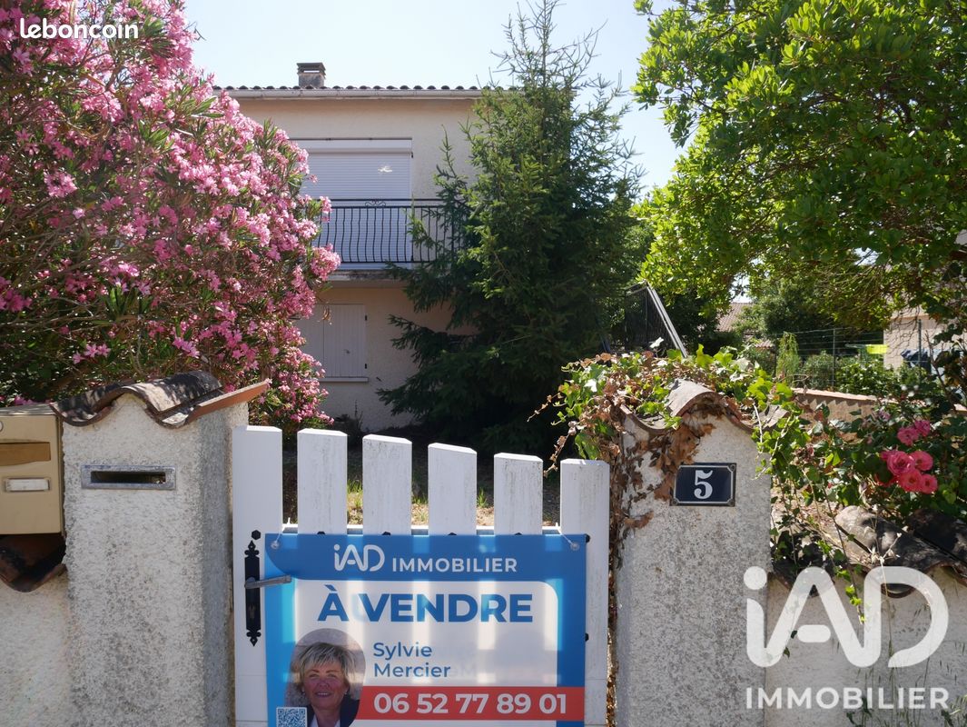 Maison 7 pièces 118 m² · à Rochefort · 118 m² · 218 000 €