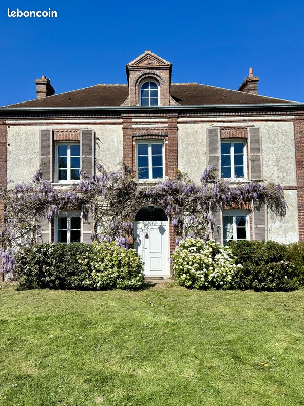 Maison 6 pièces 193 m² · à Marcilly-la-Campagne · 193 m² · 330 000 €
