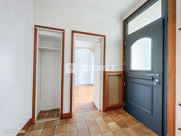 https://img.leboncoin.fr/api/v1/lbcpb1/images/4b/93/15/4b93154e1a4561fa0b5a318262573f979e4cc5db.jpg?rule=ad-image
