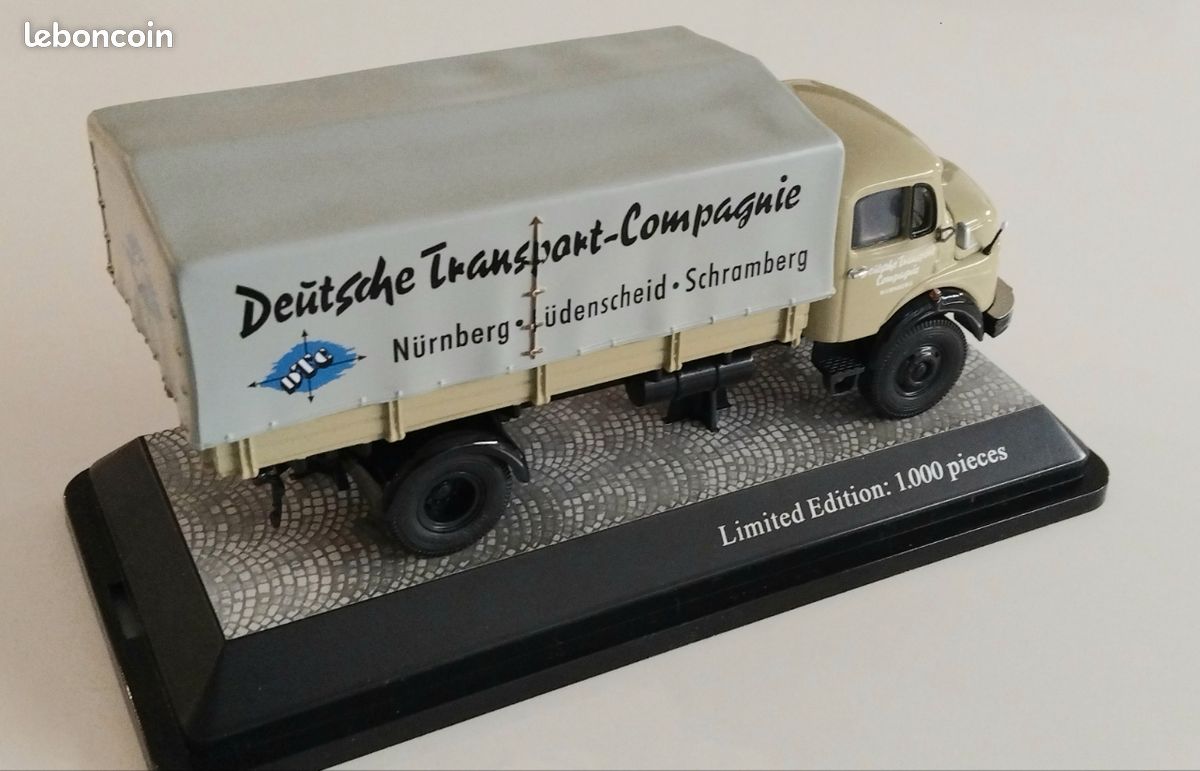 Premium ClassiXXs 1/43 – Mercedes-Benz L911 Plateau Bâché 1963 – D.T.C. – Réf. 12051