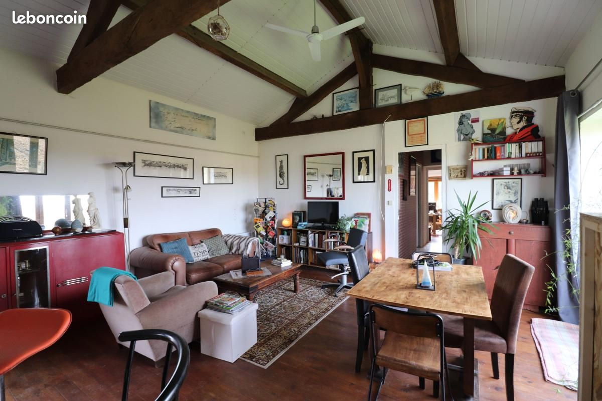 Propriété 8 pièces 300 m² - Lussant 17430 (image principale 5)