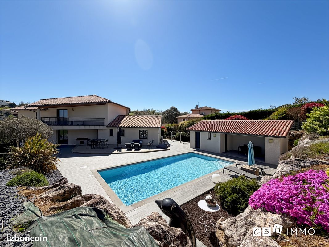 Maison 6 pièces 190 m² · à Mauzac · 190 m² · 597 000 €