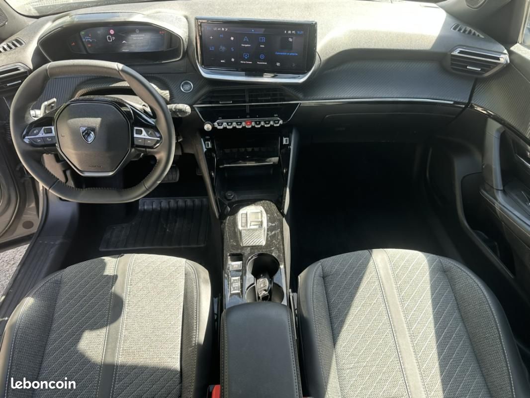 Peugeot 2008 2025 100 BVM6 Allure {EXPORT ALGERIE 21 000 KM - 14 500 e HT} (image 10)
