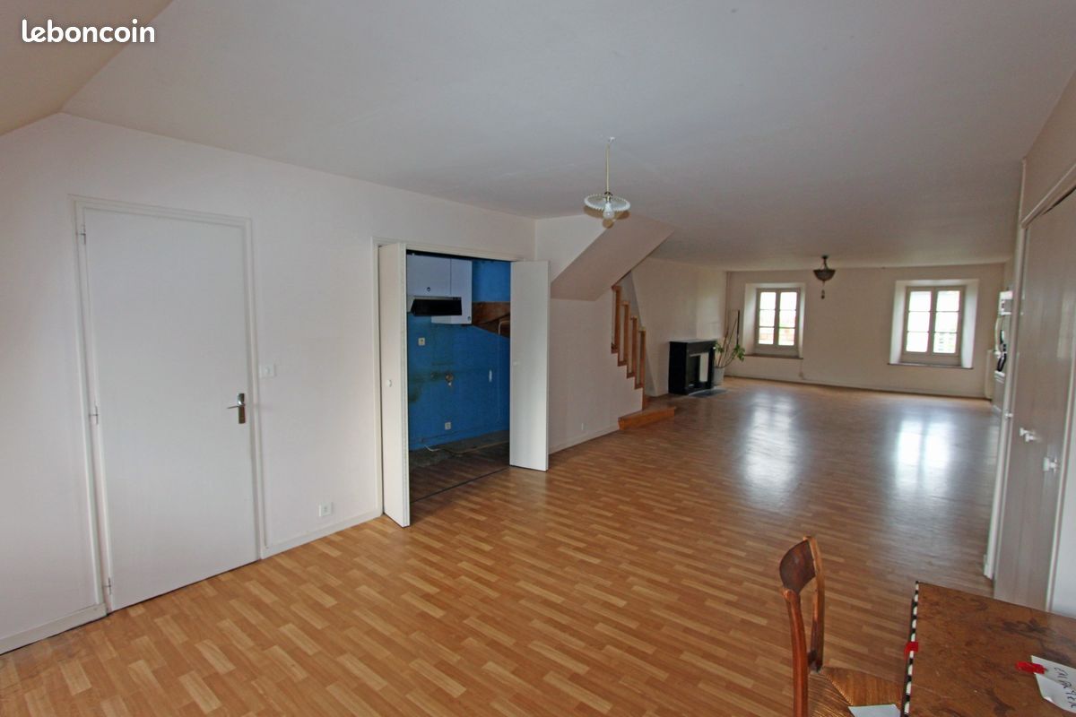 Appartement 8 pièces 164 m² · à Lons-le-Saunier · 164 m² · 135 000 €