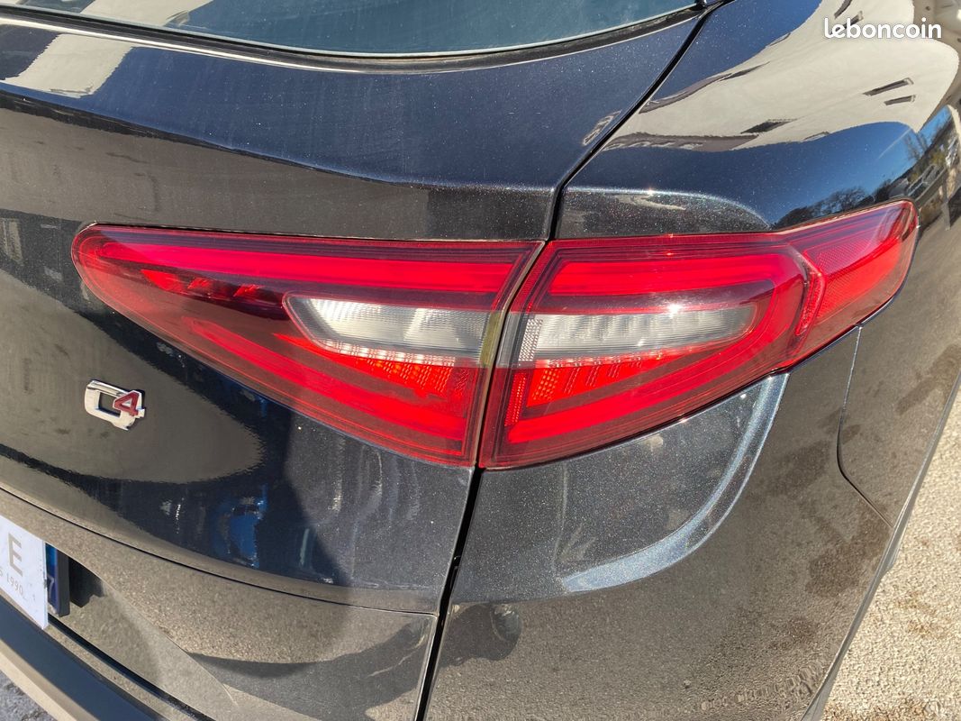 Alfa Romeo STELVIO Lusso Q4 (image 10)