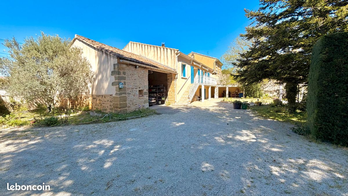 Maison 9 pièces 122 m² · à Althen-des-Paluds · 122 m² · 427 000 €