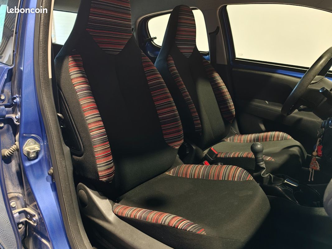 CITROEN C1 VTi 72 ch Feel / RADARS DE RECUL ARRIERE / CLIM MANUELLE / LIMITEUR DE VITESSE / MOTEUR A CHAINE (image 29)