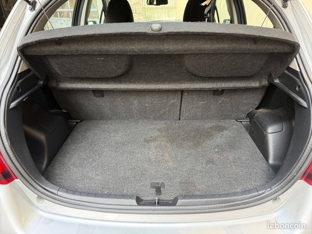 TOYOTA YARIS Hybride 100 ch Dynamic Caméra De Recul Radar De Recul Ouverture Fermeture sans clé Keyless GPS Boîte Auto Garantie 12 mois (image 23)