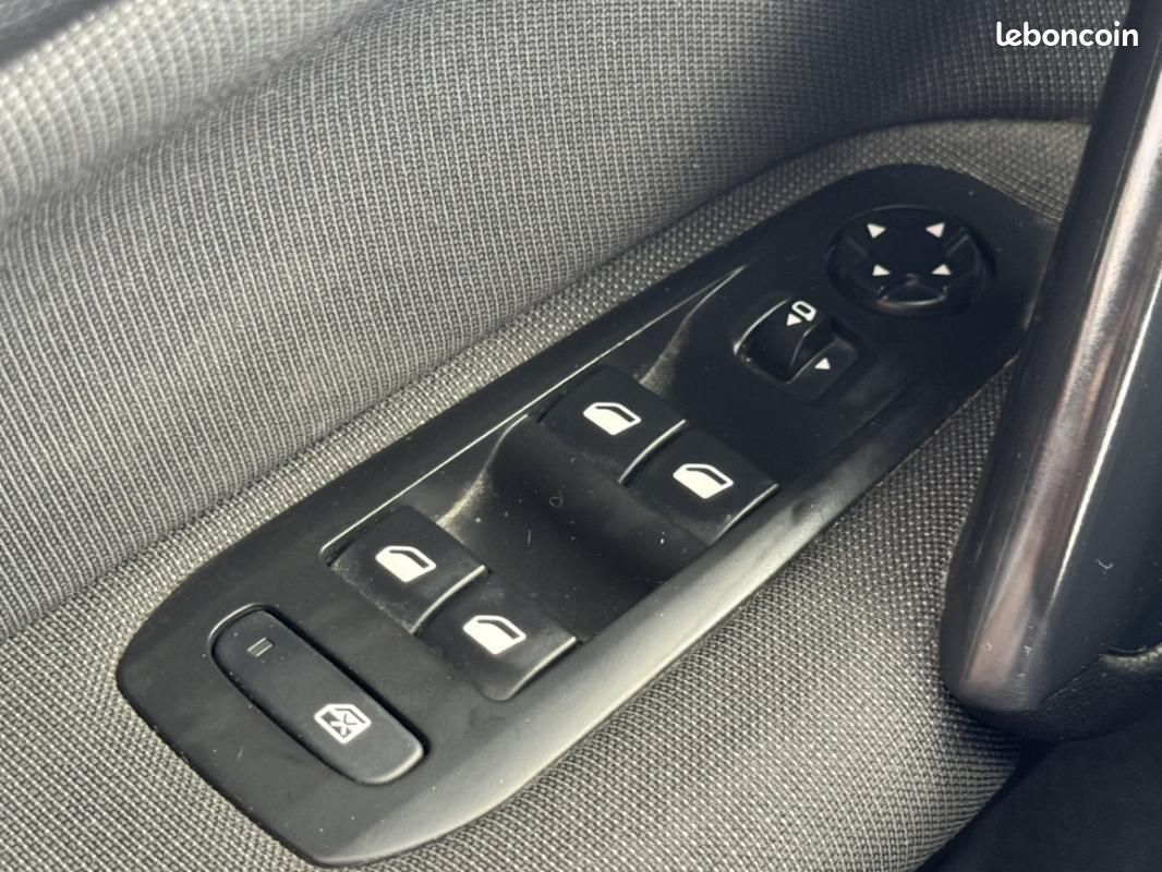 Peugeot 308 BlueHDi 130ch SetS BVM6 Allure (image 13)