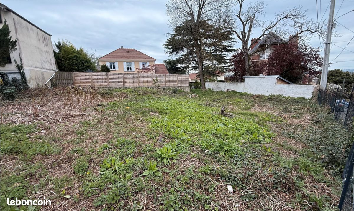 TERRAIN 565m2 ECOUEN · à Écouen · 205 000 €