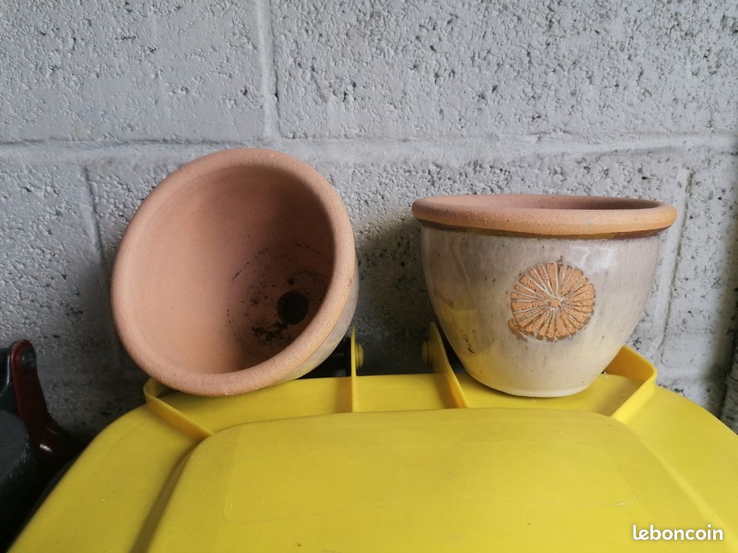 Un cache pot céramique (image 3)