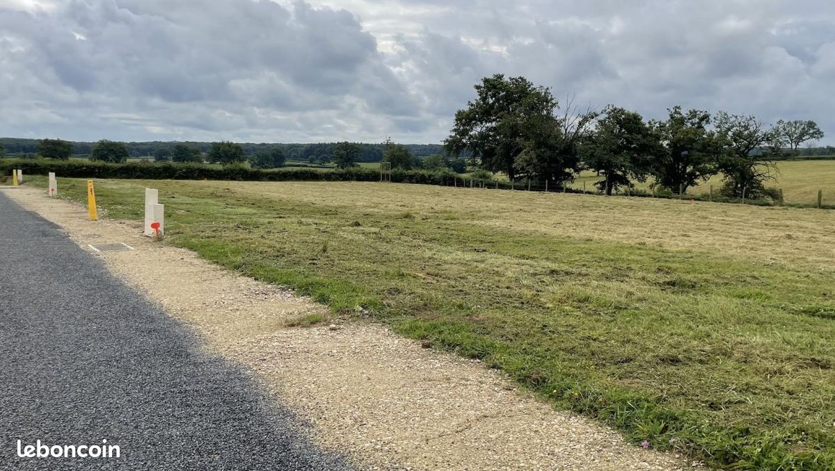 Terrain 776 m² Palinges · 19 556 €