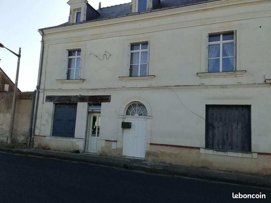 Maison 6 pièces 180 m² · à Noyant-Villages · 180 m² · 80 000 €