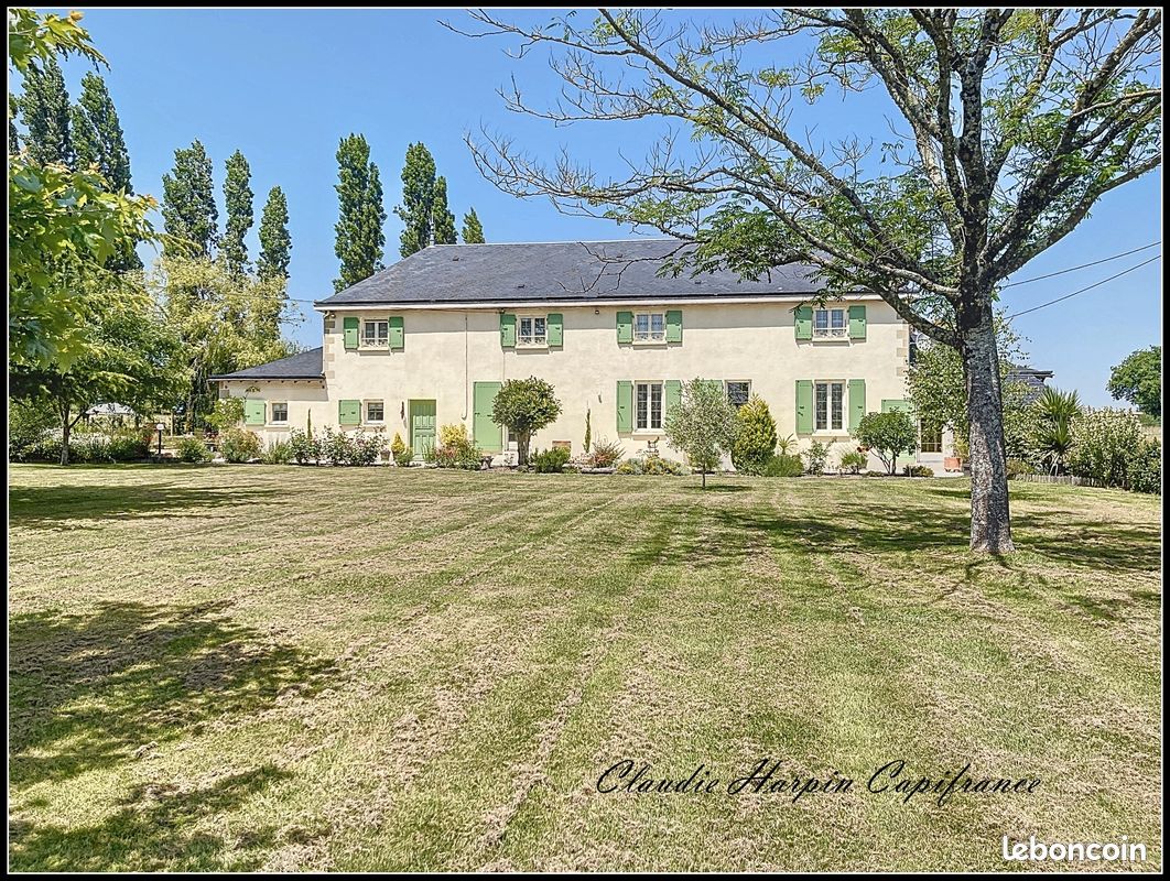 Maison 8 pièces 288 m² · à Airvault · 288 m² · 424 200 €