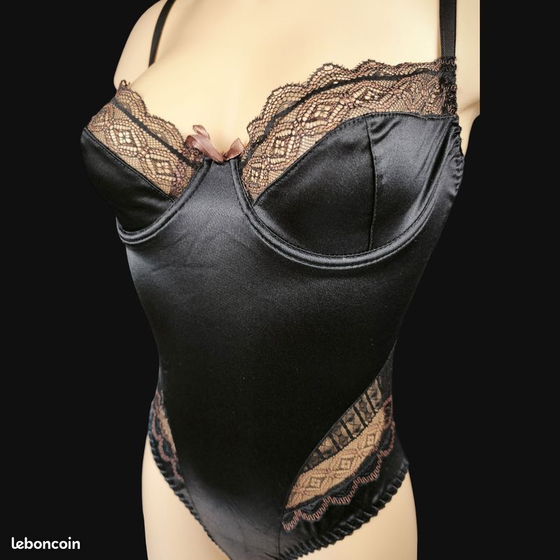Body "Evane Body" de la marque PASSION, une pièce de lingerie raffinée qui allie élégance, confort et féminité  Taille S/M 36-38 Neuf (image 4)