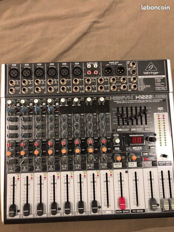 Table Behringer 1222 USB (image 1)