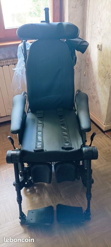 Fauteuil roulant (image 1)