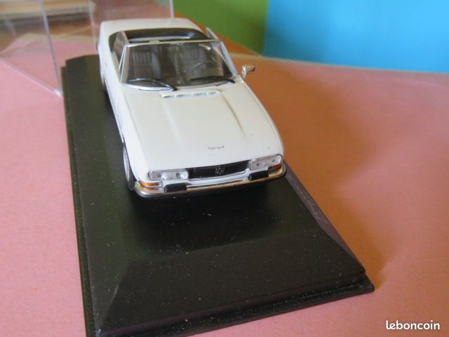 Peugeot 504 Cabriolet gris (Maxichamps) 1/43e