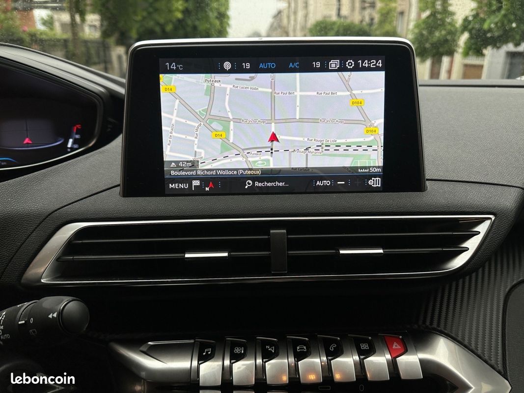 PEUGEOT 5008 PureTech 130ch SS EAT8 Active (image 21)