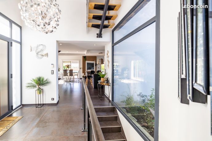 Vente | Maison | 6p | 3ch | 250 m² | Mirefleurs | Expo Nord-Est/Sud-Ouest | Terrasse · Jardin · Piscine