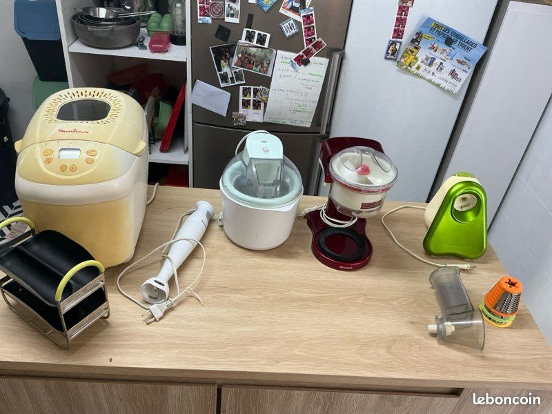 Lot d’électroménager: machine a pain, mixeur plongeant, sorbetière, machine à granita et râpeuse électrique (image 1)
