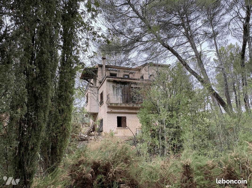 Maison 6 pièces 147 m² · à Meyrargues · 147 m² · 119 000 €