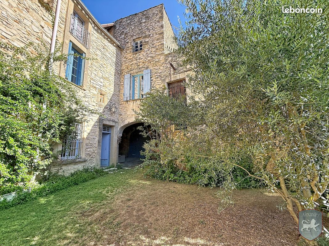 Maison 5 pièces 140 m² · à Saint-Laurent-des-Arbres · 140 m² · 220 000 €