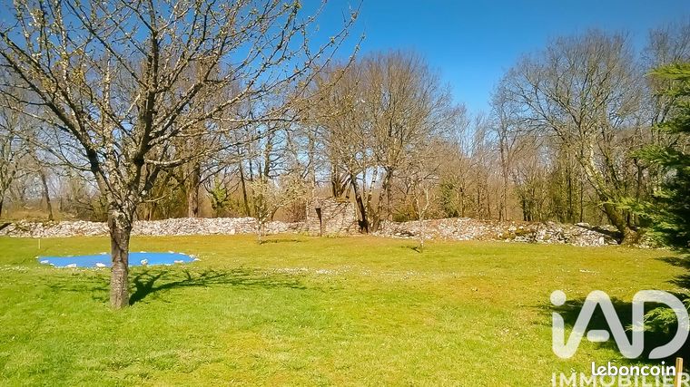 Terrain 2211 m² Nespouls