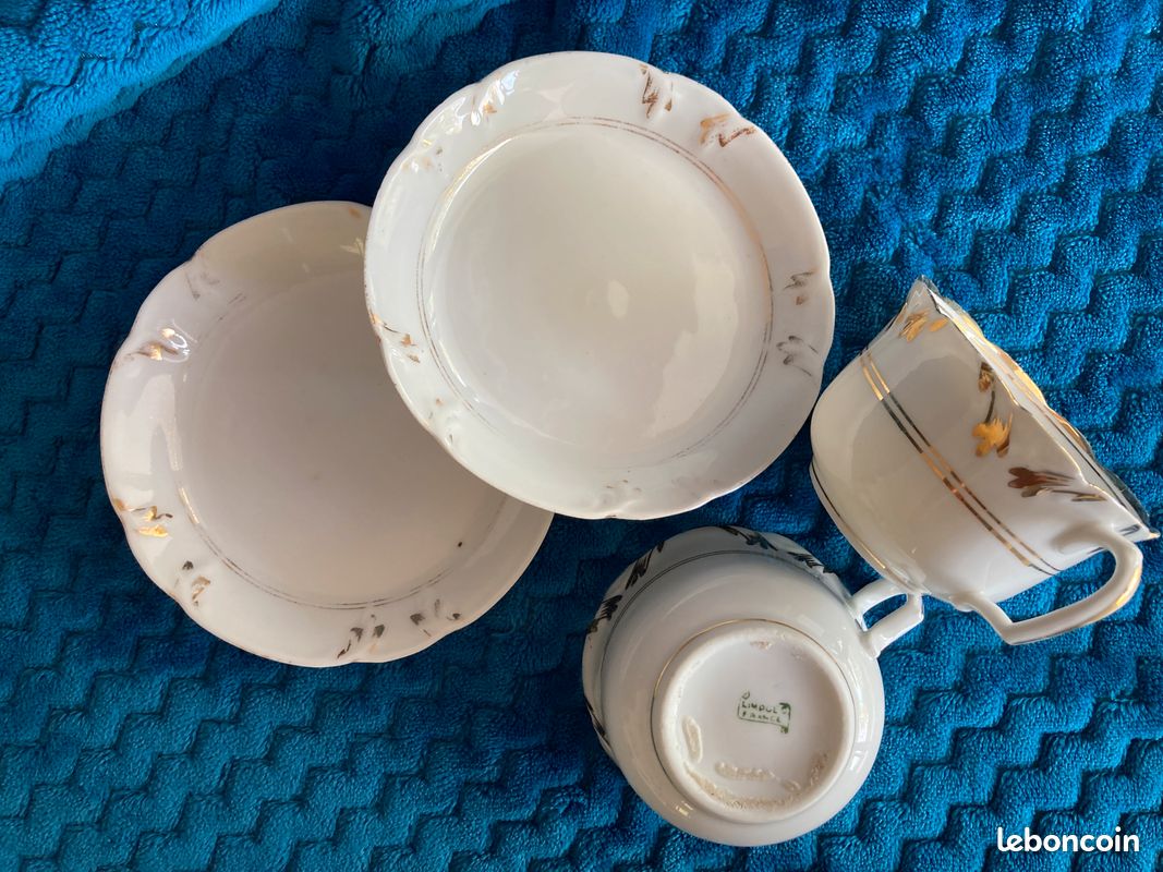 2 anciennes tasses à thé/ café porcelaine Limoges blanc/or (image 6)