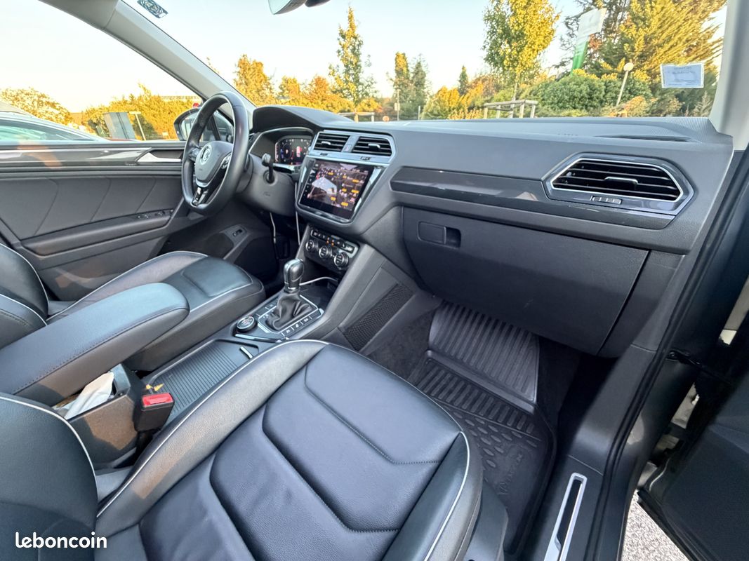 VOLKSWAGEN Tiguan 2.0 TDI 190 CARAT EXCLUSIVE 4MOTION DSG7 - GARANTIE 12 MOIS (image 12)