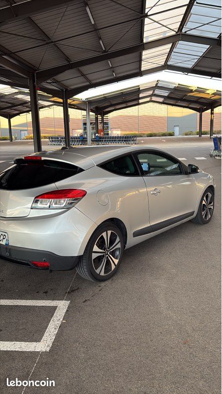 Renault Mégane 3 Coupé Bose 1.9 dCi 130 (image 2)