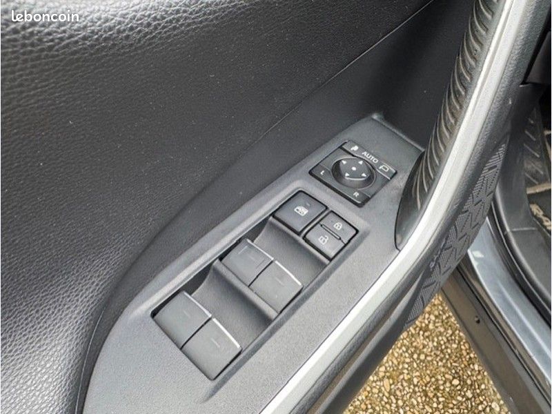 Toyota RAV4 Hybride 218ch Dynamic 2WD (image 19)