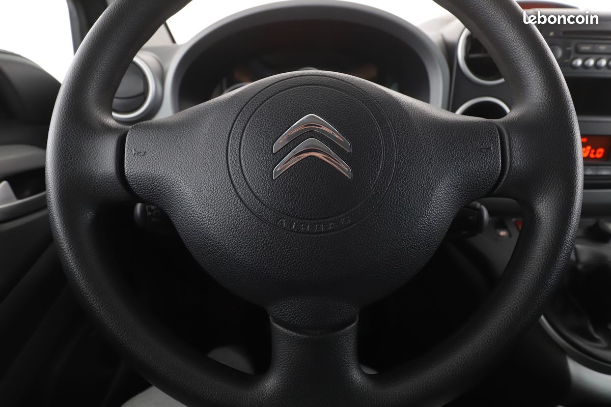 Citroen Berlingo Multispace 1.6 Blue-HDi XTR BV6 120 ch (image 15)