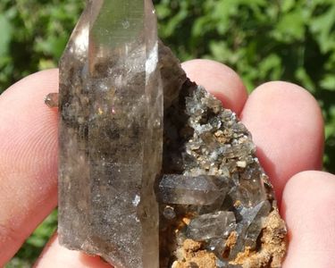 Quartz Fumé Massif Du Mont-Blanc – 21,8 Carats, Taille émeraude, Pureté Exceptionnelle