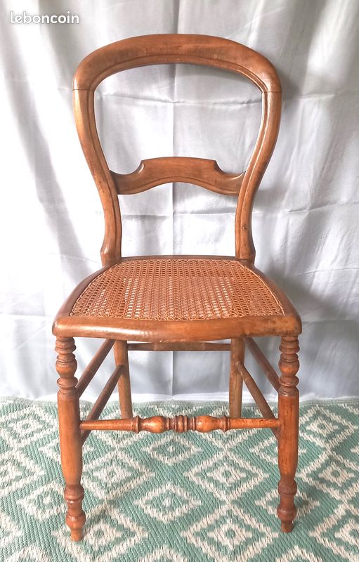 Chaise Louis Philippe en Noyer Assise Cannée (image 1)