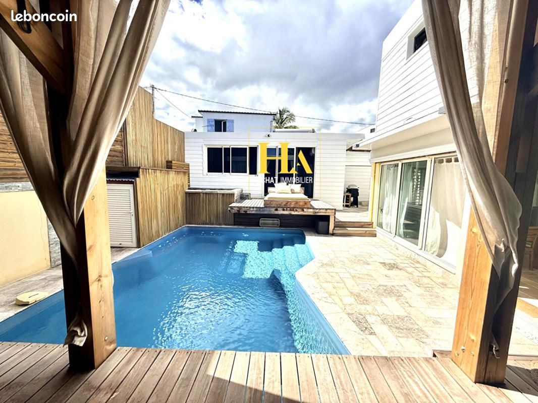 Maison 16 pièces 363 m² · à Les Trois-Bassins · 363 m² · 1 880 000 €