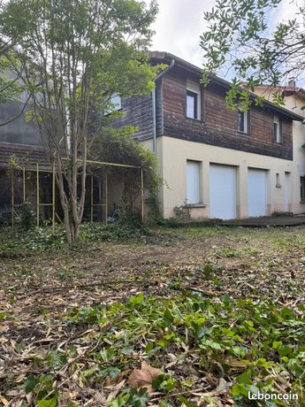 Maison familiale à aménager avec jardin et stationnement – Quartier Montchat / rue Jeanne-d’Arc — 1