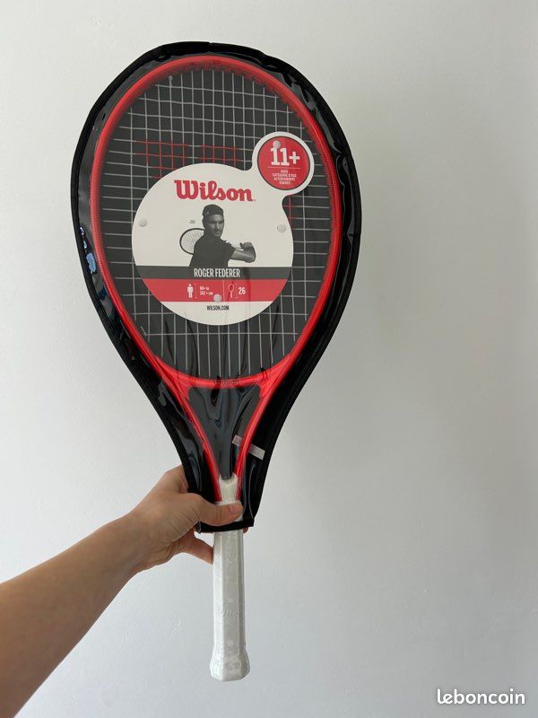 Wilson Federer 25 Tennis Racket - 3 7/8 L00 Red and White