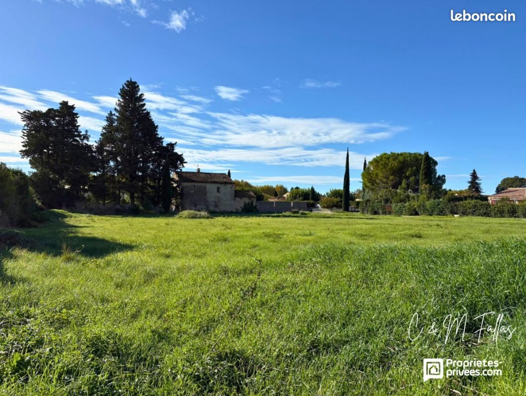 Terrain 960 m² Travaillan · 125 000 €