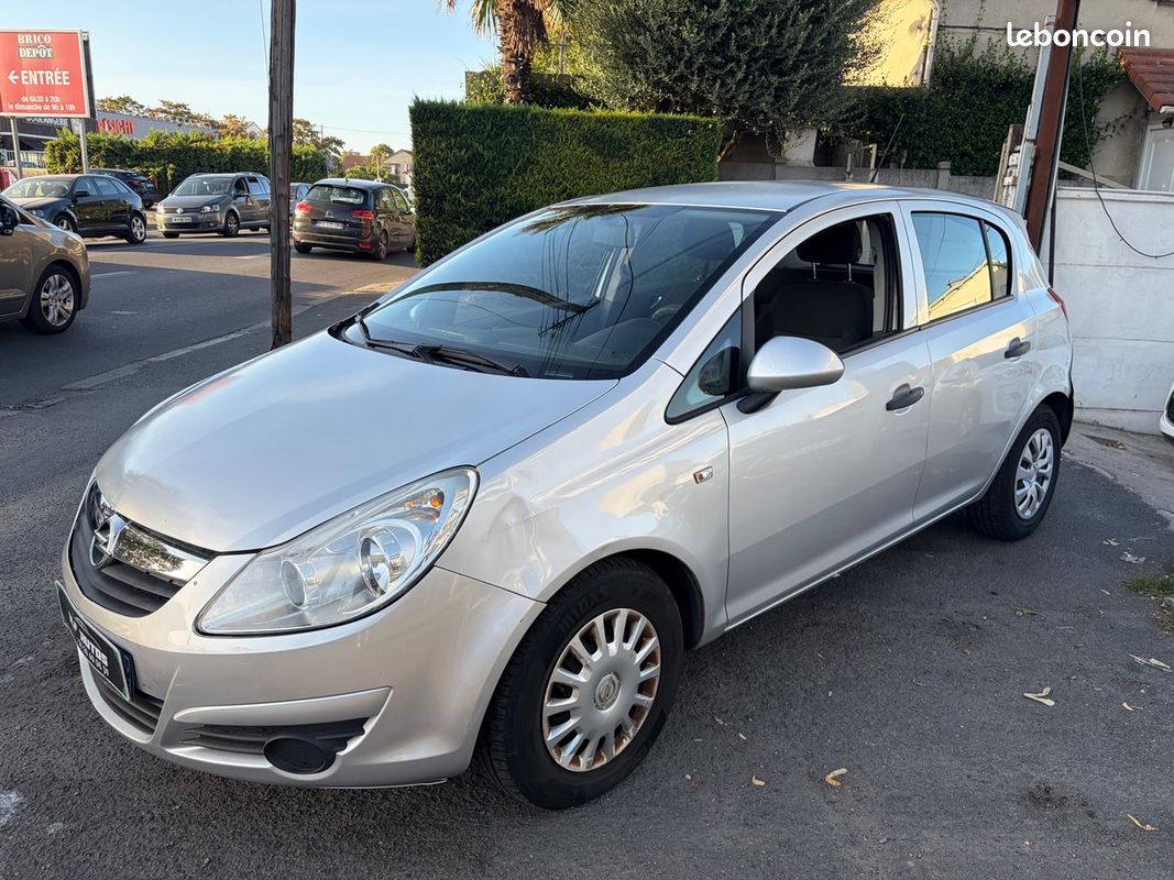 Opel Corsa CDTI COOLLINE 1 ÈRE MAIN SUIVIE D ENTRETIEN PAYÉ EN 3 FOIS (image 2)