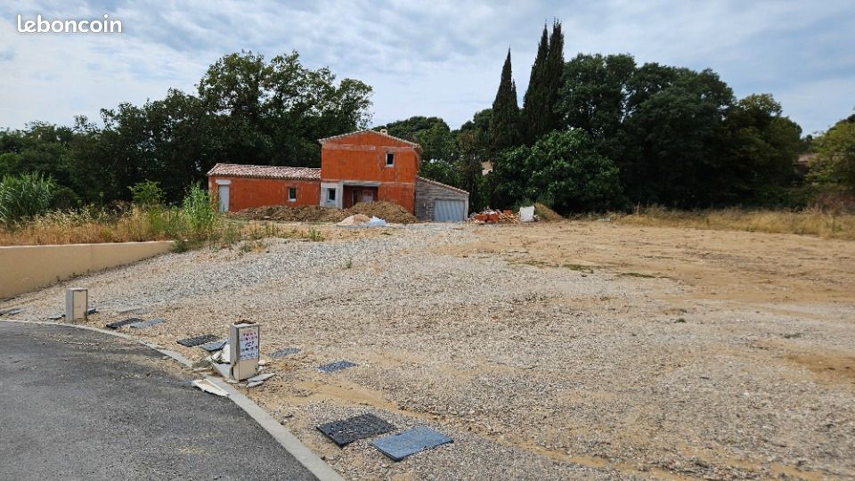 Terrain 407 m² · à Cadenet · 174 900 €