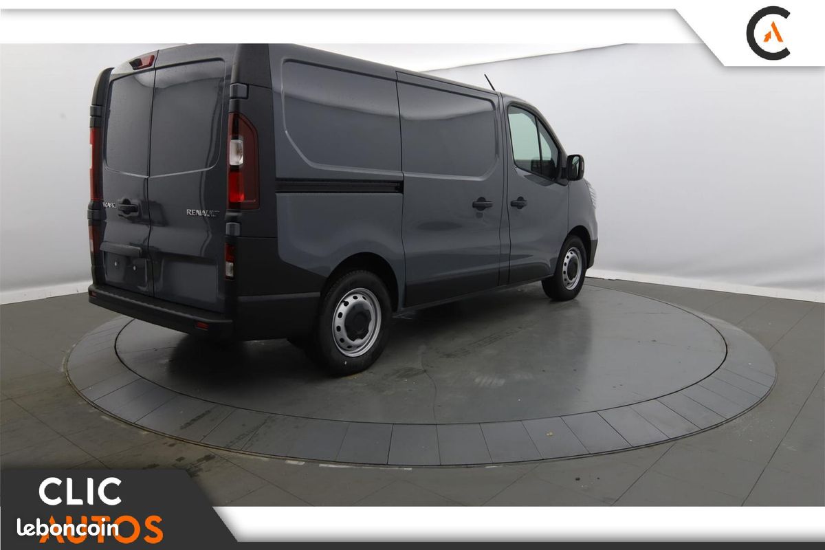 RENAULT TRAFIC L1H1 3000kg Blue dCi 150 Advance (image 4)