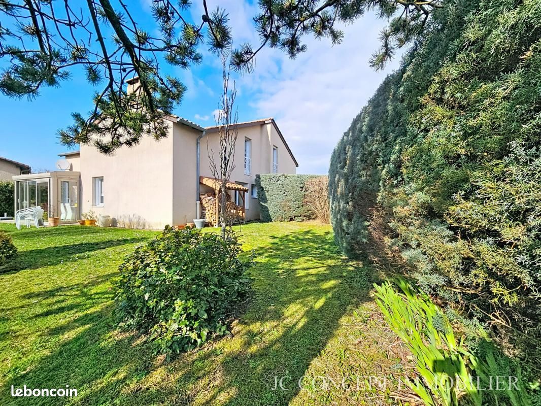 Maison 6 pièces 165 m² · à Charnay-lès-Mâcon · 165 m² · 380 000 €
