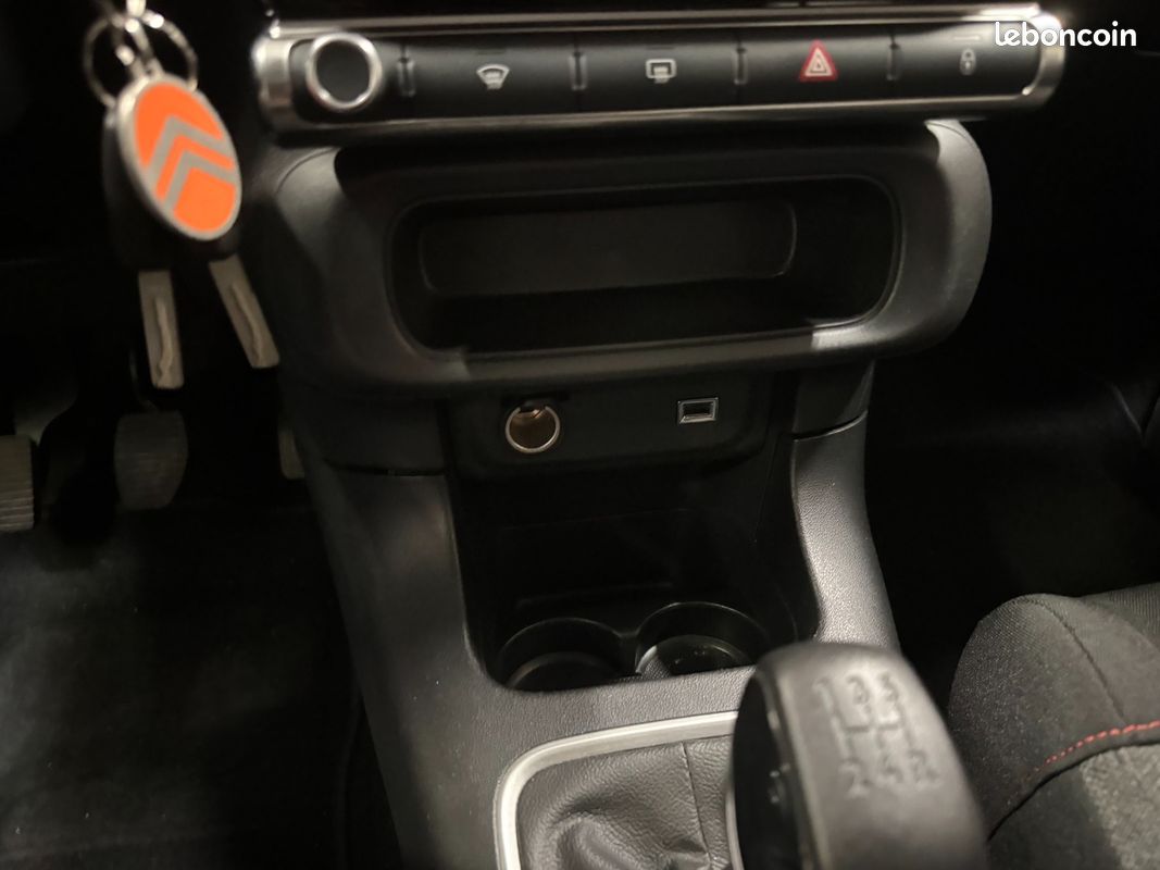 CITROEN C3 Graphic 1.2 PureTech 82 ch - courroie OK entretien en concession (image 26)