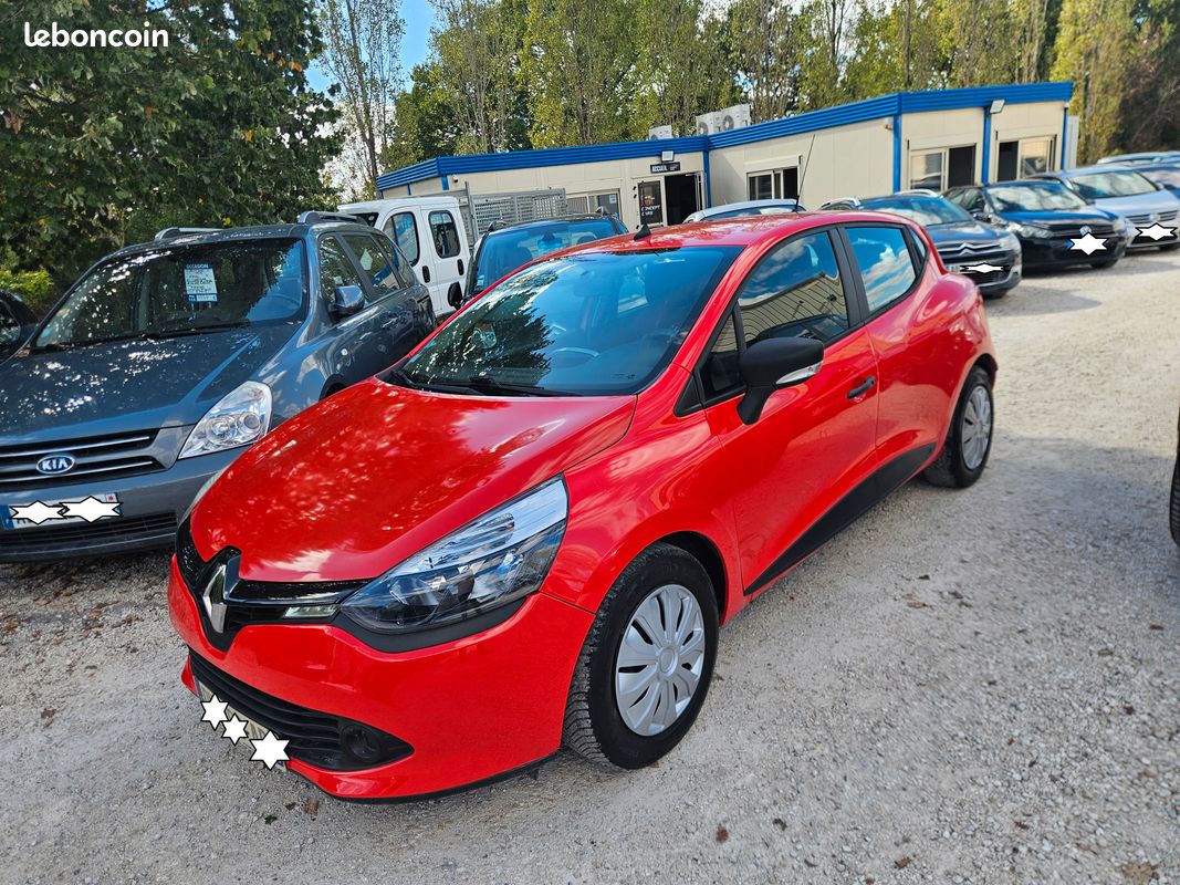 RENAULT Clio IV 1.5 dCi FAP eco2 75 cv ( 151 000 km ) (image 1)