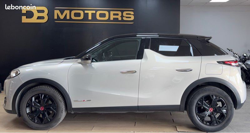 Garantie 12 Mois DS3 Crossback HDI 130 ch Performance Line EAT8 / CarPlay-Android / Climatisation automatique / Caméra de recul / I-Cokpit / Radar de stationnement Avant-Arrière (image 8)