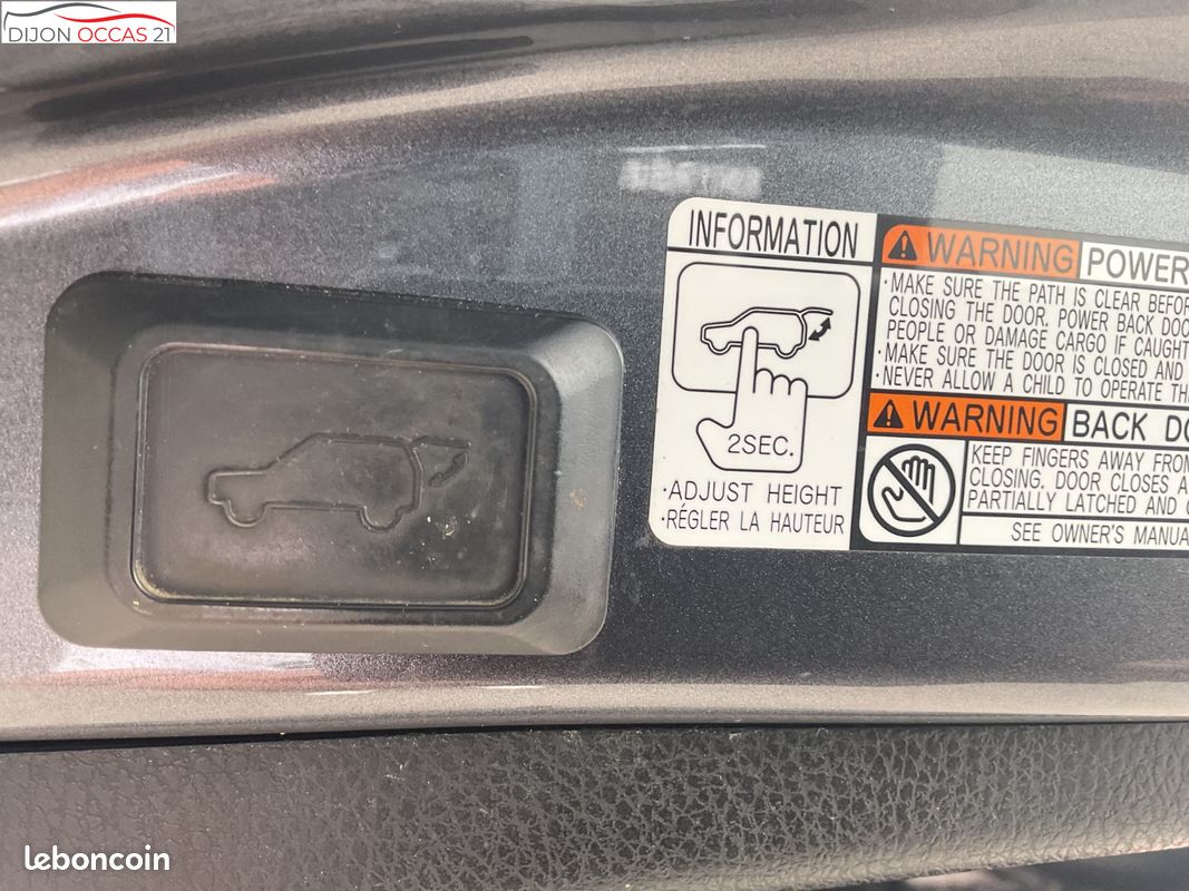TOYOTA RAV4 124 D-4D 2WD Lounge (image 10)