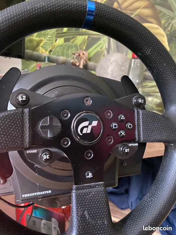 Thrustmaster T300 RS + pédalier – PS4 / PS5 / PC (image 6)