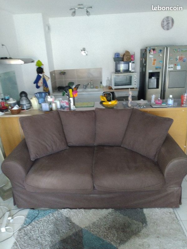 Canapé 3 places convertible marron foncé avec 4 grands coussins, dimensions L2,05 P 0,95, H065 (image 1)